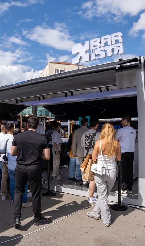 X Barista etkinlik ve festival anısı — robot barista stantı 1