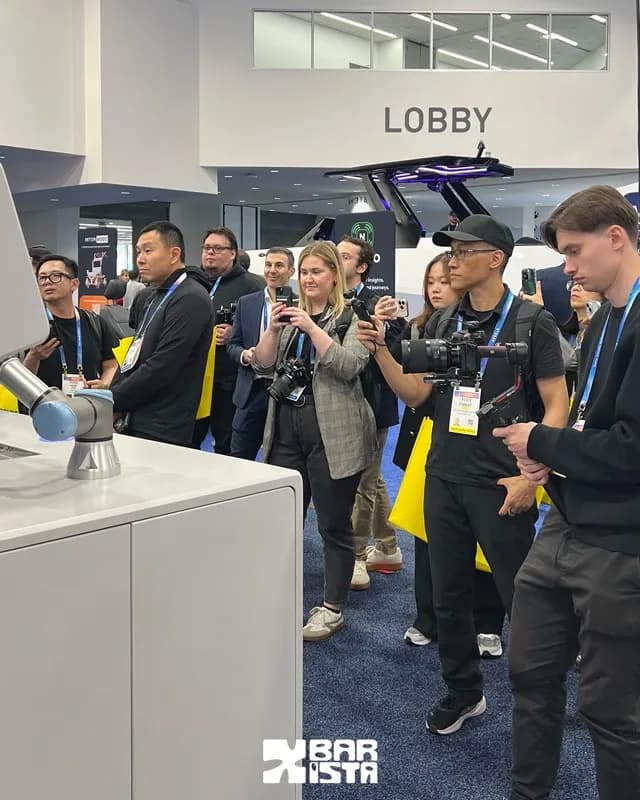 X Barista etkinlik ve festival anısı — robot barista stantı 18