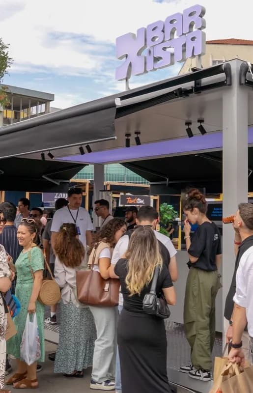 X Barista etkinlik ve festival anısı — robot barista stantı 2