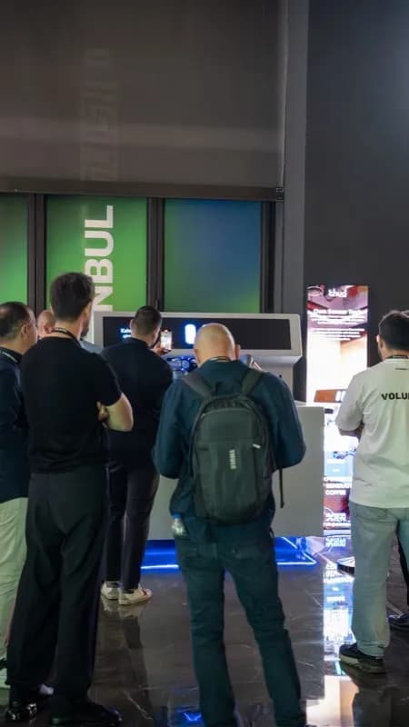 X Barista etkinlik ve festival anısı — robot barista stantı 23