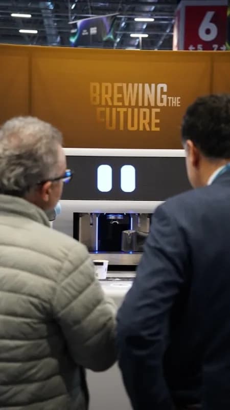 X Barista etkinlik ve festival anısı — robot barista stantı 26
